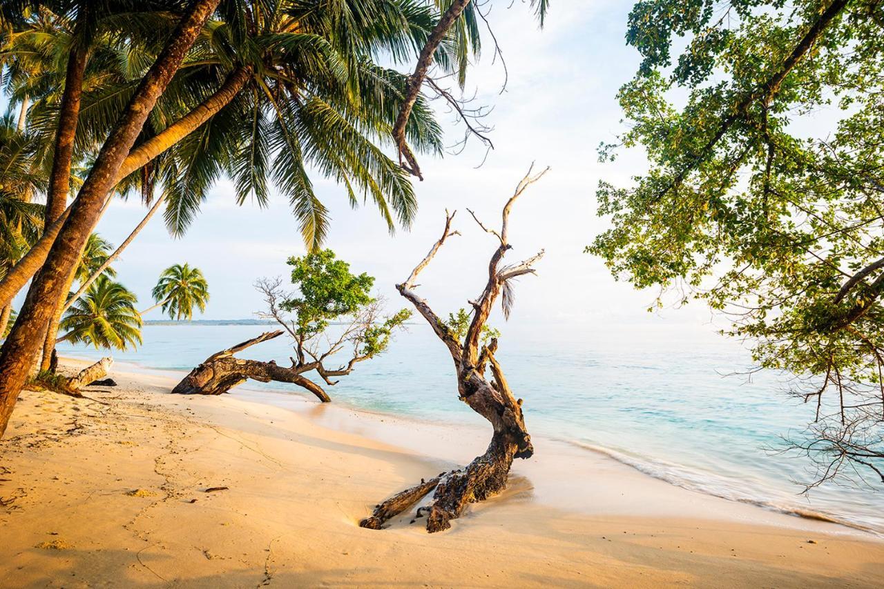 Pinang Island - Private Island Sea View Bungalows Singkil  Bagian luar foto