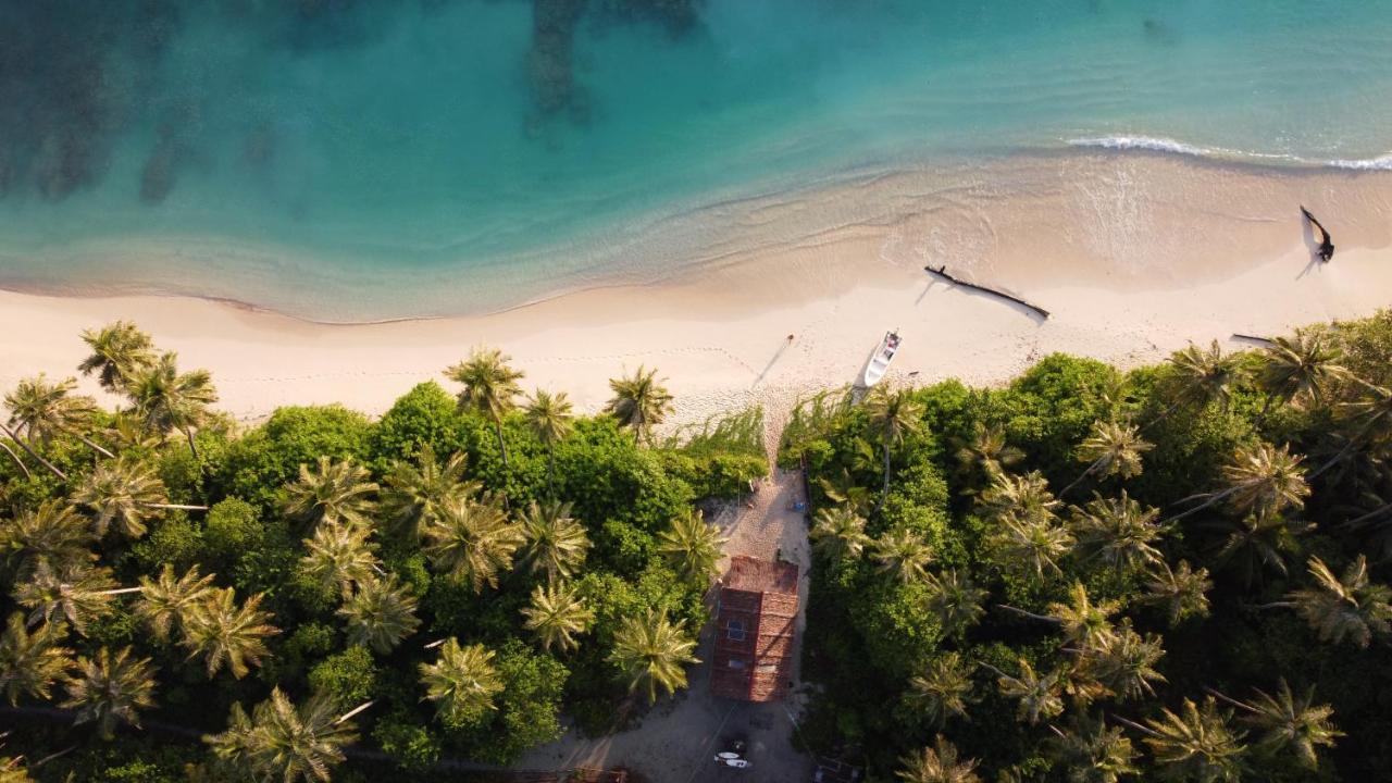 Pinang Island - Private Island Sea View Bungalows Singkil  Bagian luar foto