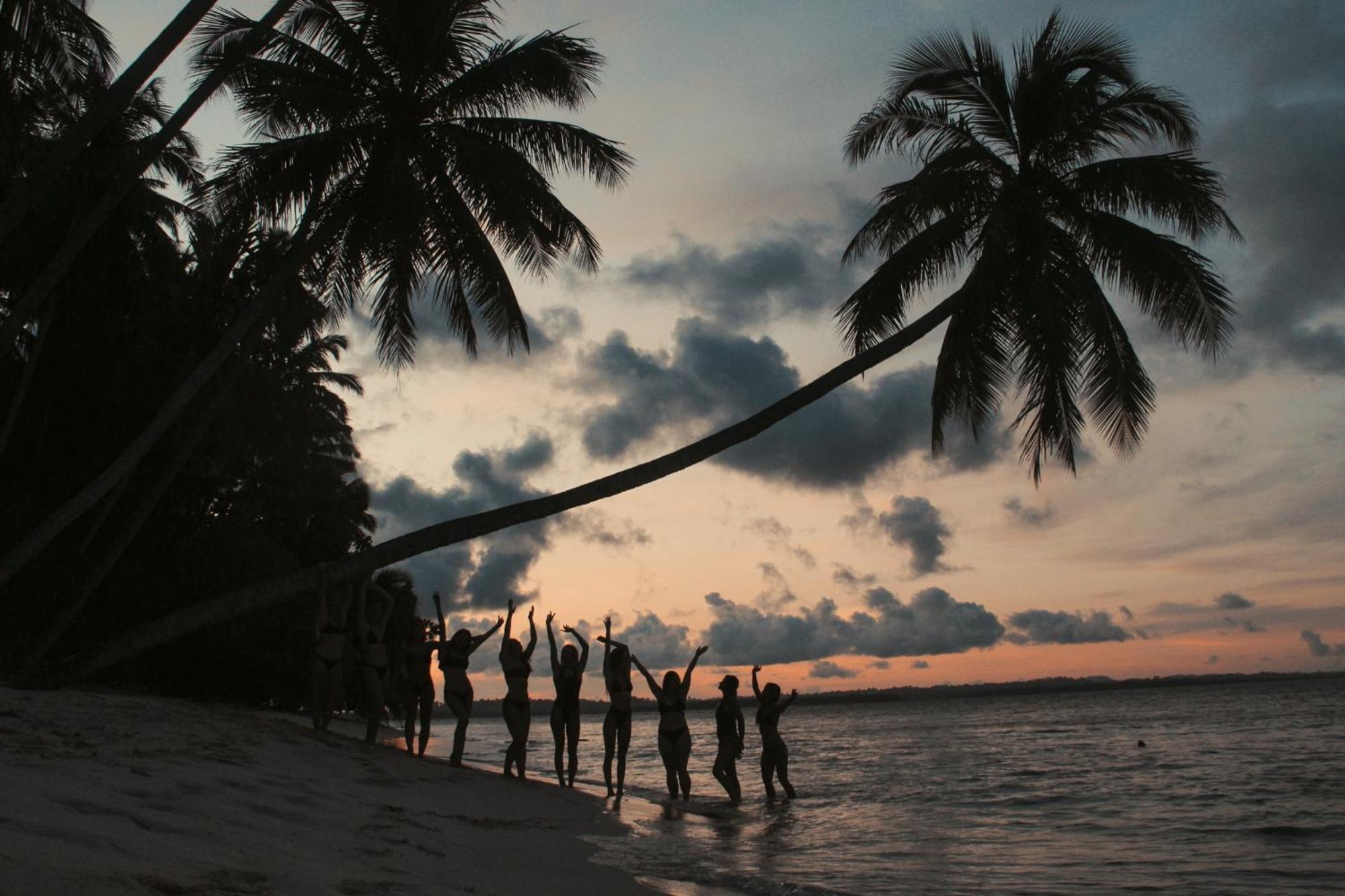 Pinang Island - Private Island Sea View Bungalows Singkil  Bagian luar foto