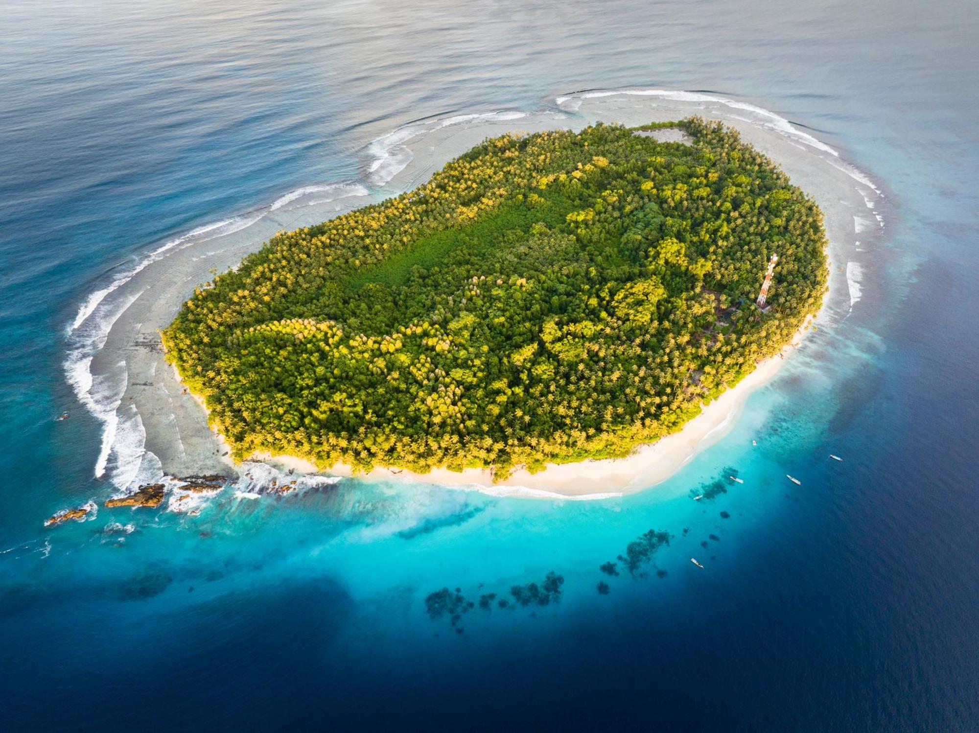 Pinang Island - Private Island Sea View Bungalows Singkil  Bagian luar foto