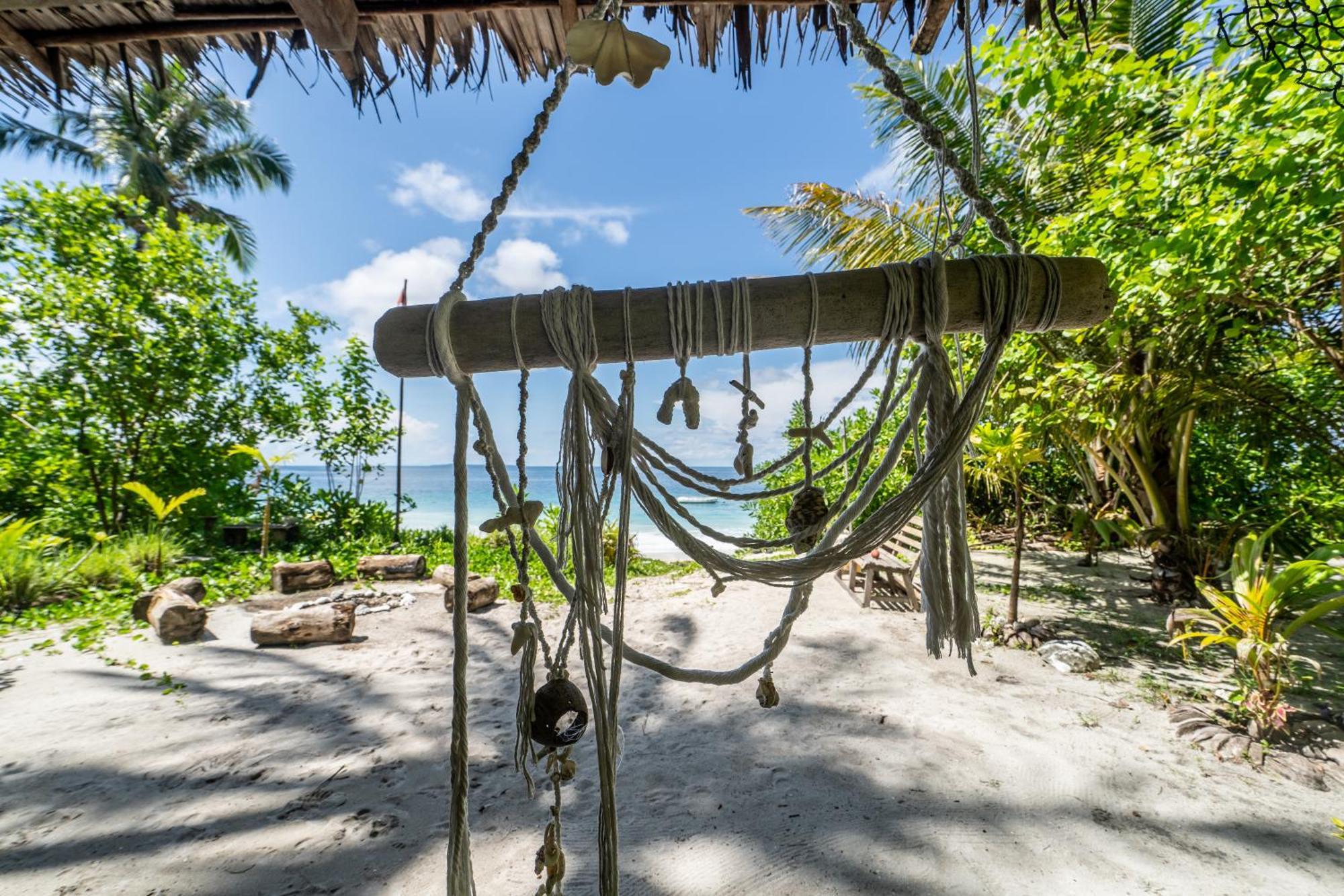 Pinang Island - Private Island Sea View Bungalows Singkil  Bagian luar foto